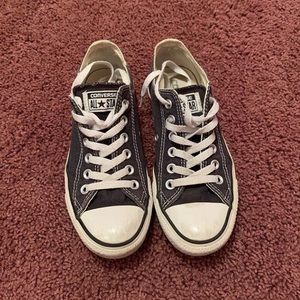 Black converse!